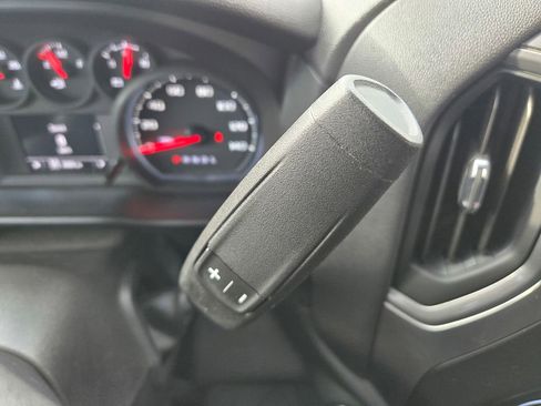 Certified 2025 Chevrolet Silverado 1500 Custom image 19