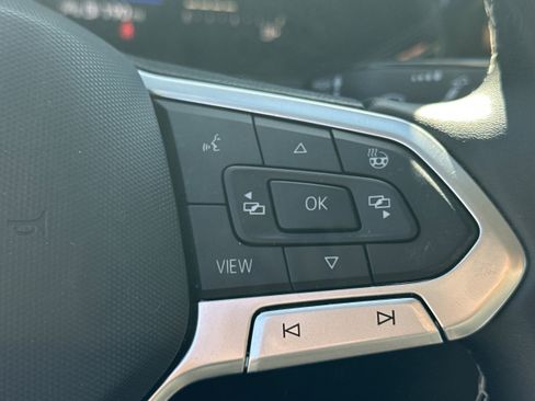 Used 2022 Volkswagen Taos SE image 25