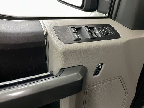 Used 2016 Ford F150 XLT image 19