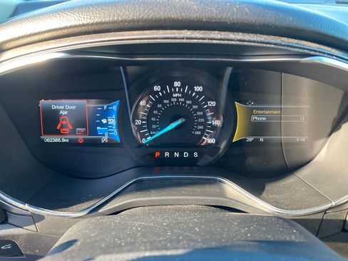 Used 2017 Ford Fusion SE w/ Fusion SE Technology Package image 21