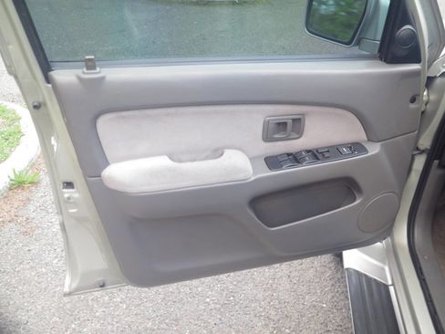 Used 2001 Toyota 4Runner SR5 RWD image 7