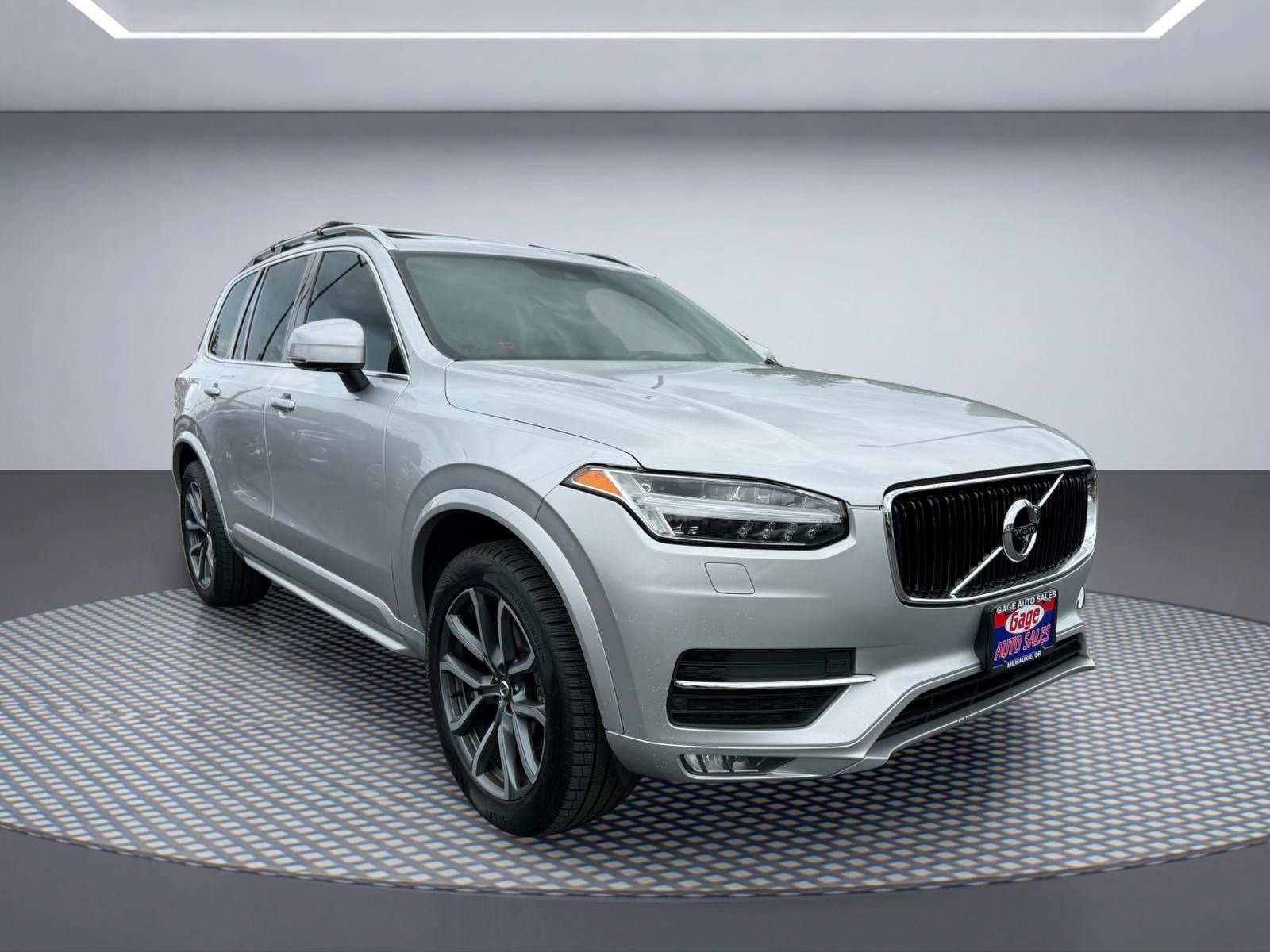 Used 2016 Volvo XC90 T6 Momentum w/ Momentum Plus Package AWD/4WD image 11
