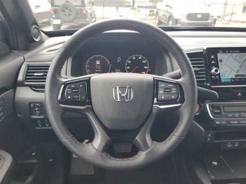 Certified 2025 Honda Ridgeline Black Edition image 18