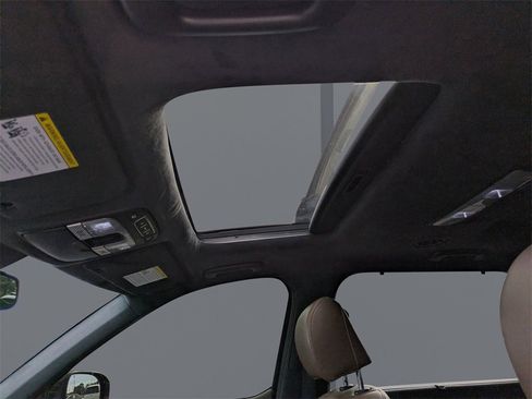 Used 2022 Kia Telluride SX w/ SX Prestige Package image 24