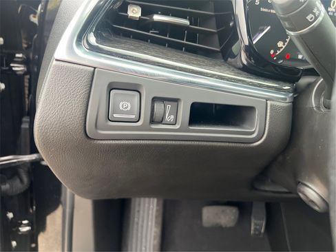 Used 2021 Cadillac XT5 Premium Luxury image 18