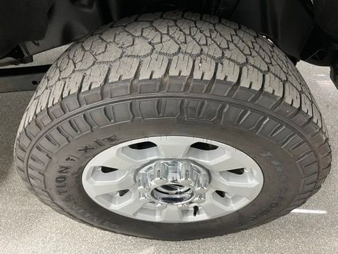 Used 2023 Ford F350 XLT w/ 360-Degree Camera Package AWD/4WD image 17