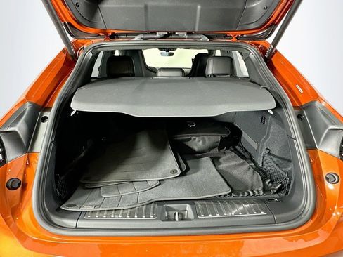 Certified 2024 Porsche Macan Turbo Electric AWD/4WD image 28