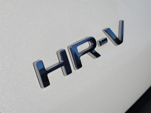 Certified 2024 Honda HR-V LX image 10