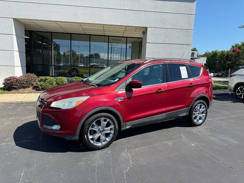 Used 2014 Ford Escape SE w/ Equipment Group 201A FWD image 2