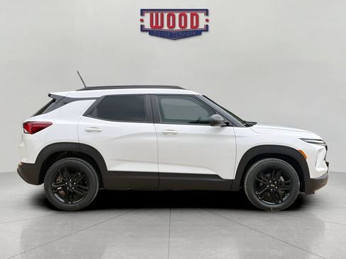 New 2026 Chevrolet TrailBlazer LT w/ Midnight Edition FWD image 2