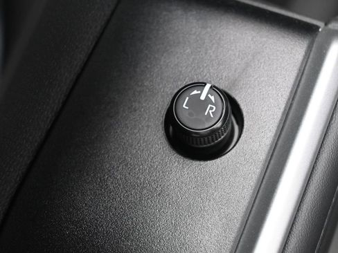 Certified 2025 Toyota Highlander XSE image 12