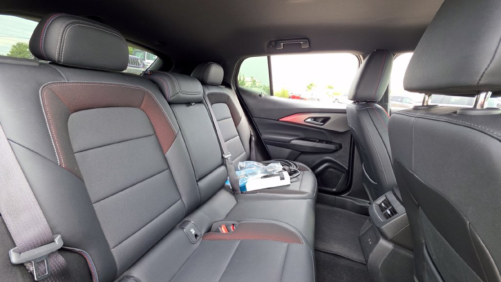 Used 2024 Chevrolet Equinox EV RS FWD image 14