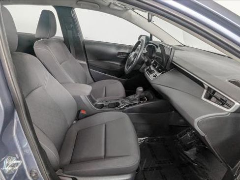 Used 2025 Toyota Corolla LE image 23