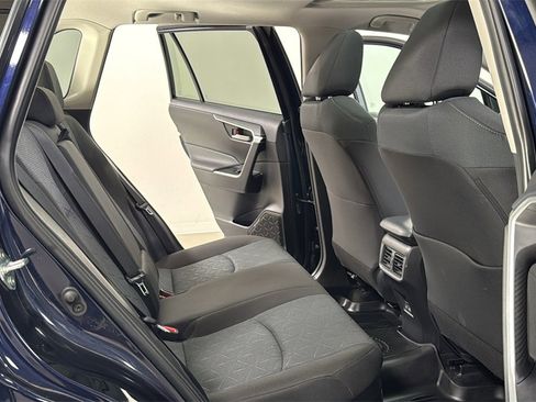 Used 2025 Toyota RAV4 XLE image 17
