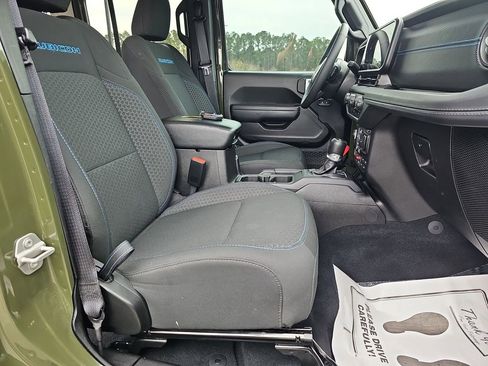 Used 2024 Jeep Wrangler Unlimited Rubicon 4xe w/ Technology Group image 13