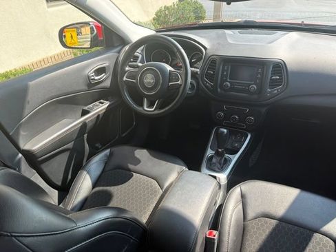 Used 2018 Jeep Compass Latitude AWD/4WD image 11
