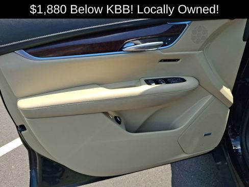 Used 2017 Cadillac XT5 Luxury AWD/4WD image 16