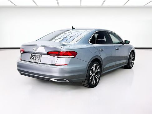 Used 2022 Volkswagen Passat 2.0T SE FWD image 4