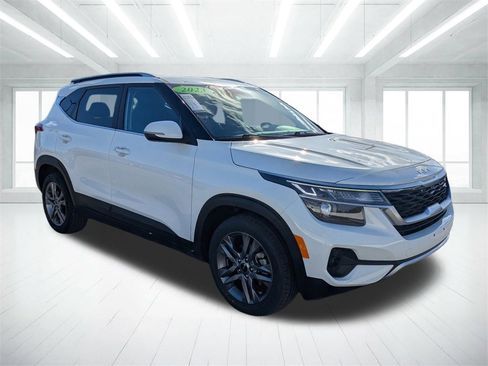 Used 2023 Kia Seltos S w/ Navigation Package image 1