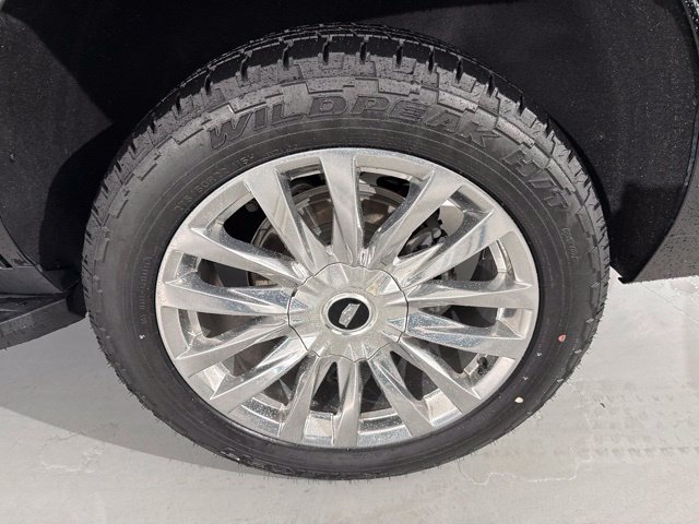 Used 2024 Cadillac Escalade Premium Luxury AWD/4WD image 6