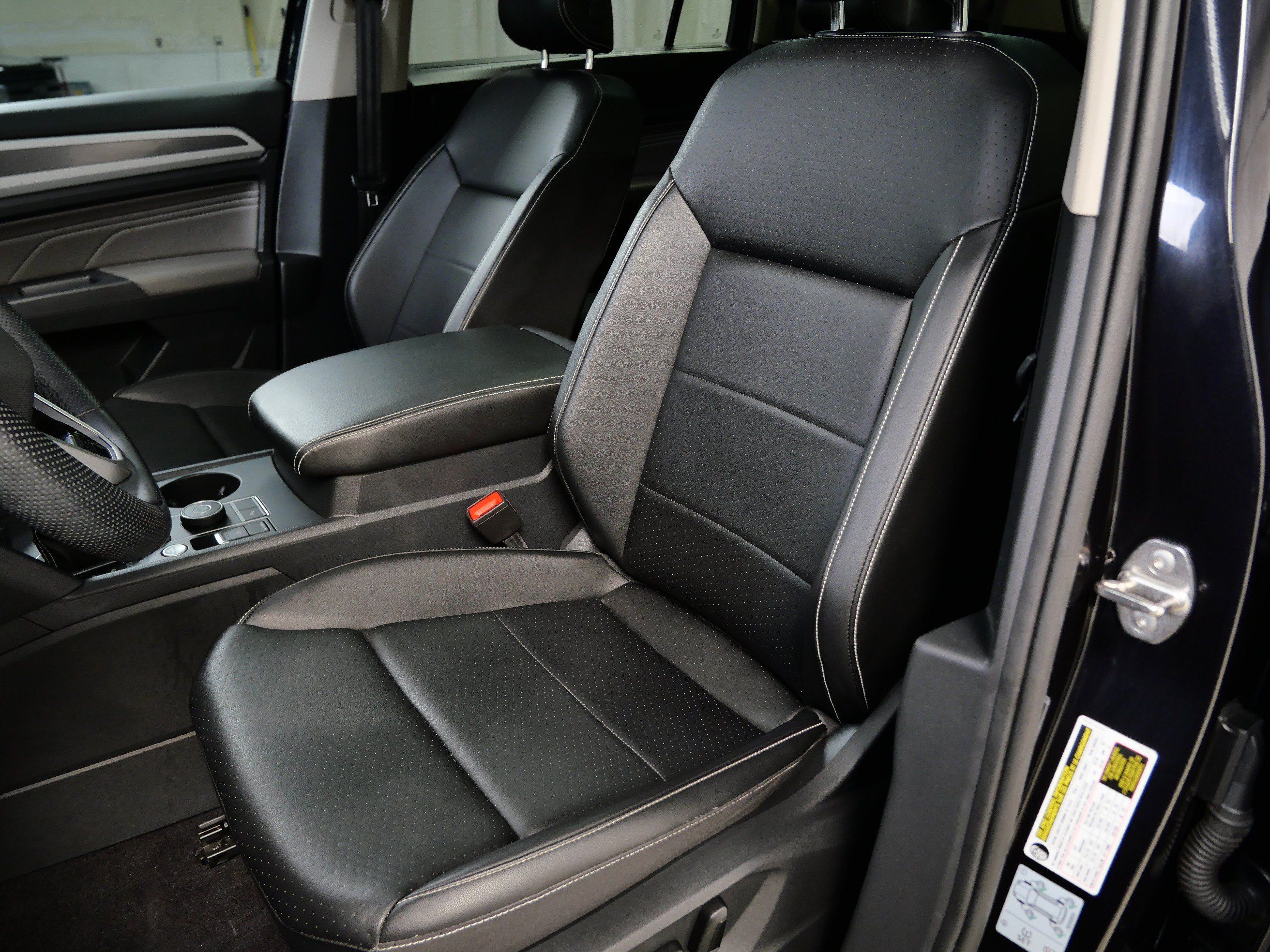 Used 2021 Volkswagen Atlas SE AWD/4WD image 3
