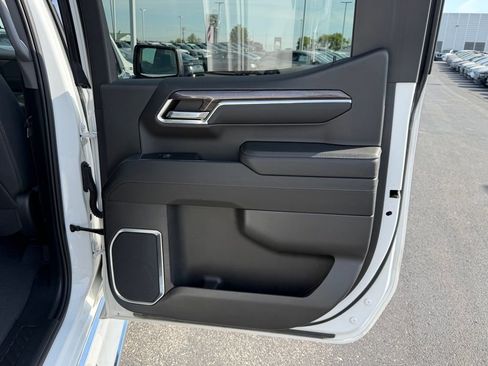 Used 2023 Chevrolet Silverado 1500 LTZ w/ LTZ Convenience Package II AWD/4WD image 21