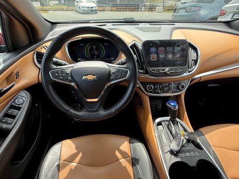 Used 2017 Chevrolet Volt Premier w/ Driver Confidence II Package image 16