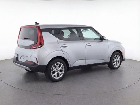 Used 2024 Kia Soul LX w/ Option Group 015 FWD image 7