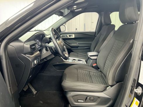 Used 2020 Ford Explorer XLT w/ Comfort Package image 19