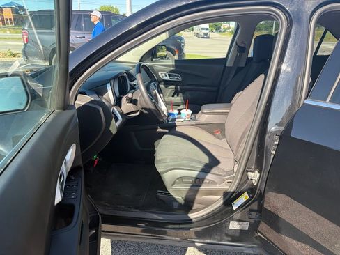 Used 2017 Chevrolet Equinox LT w/ Convenience Package FWD image 6