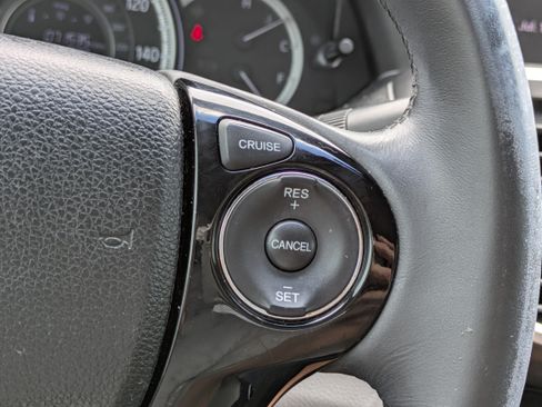 Used 2017 Honda Accord EX-L image 23