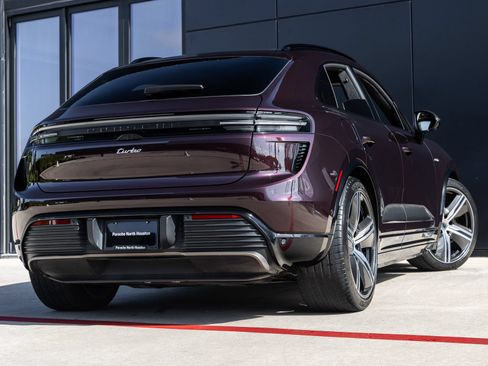 Certified 2024 Porsche Macan Turbo Electric AWD/4WD image 11