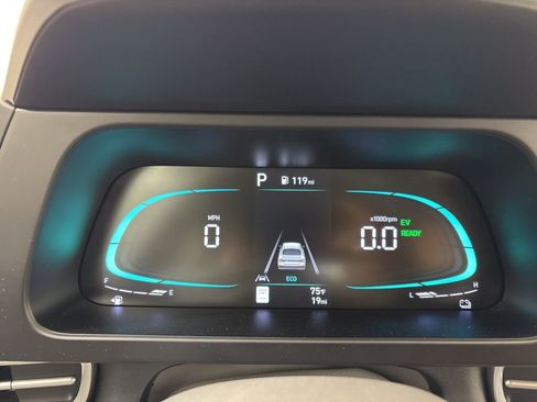 New 2025 Hyundai Elantra Hybrid FWD image 24