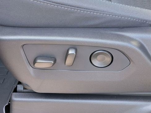 New 2026 GMC Sierra 1500 SLE image 15