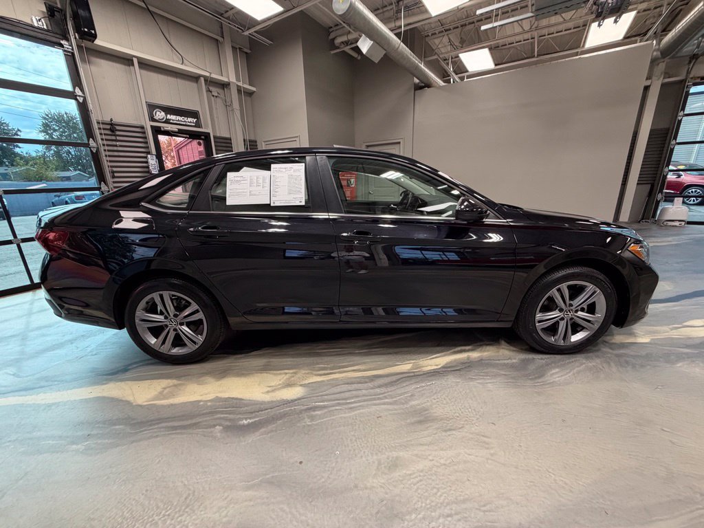 Used 2024 Volkswagen Jetta SE FWD image 26