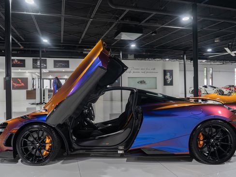 Used 2021 McLaren 765LT image 12