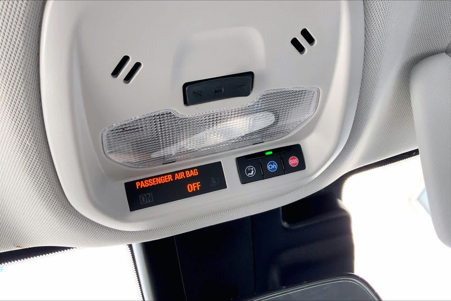 Used 2025 Chevrolet Trax LT w/ LT Convenience Package FWD image 31