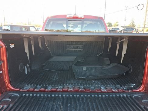 Used 2022 Chevrolet Colorado Z71 w/ Safety Package image 18