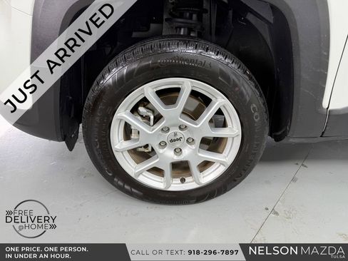 Used 2023 Jeep Renegade Latitude AWD/4WD image 11