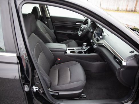 Used 2024 Nissan Altima 2.5 SV image 22