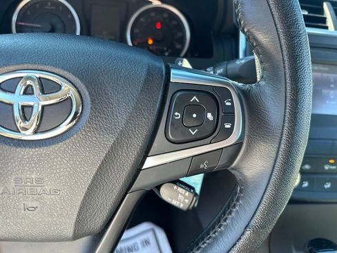 Used 2016 Toyota Camry SE image 26