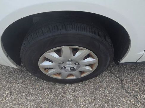 Used 2008 Chrysler Town & Country LX FWD image 11