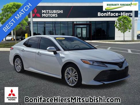 Used 2020 Toyota Camry XLE FWD image 1