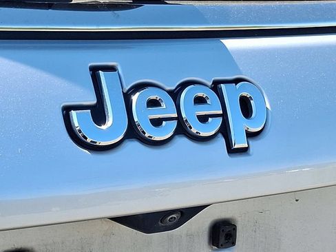 Used 2024 Jeep Compass Latitude AWD/4WD image 25