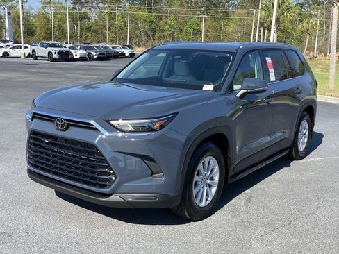 New 2026 Toyota Grand Highlander XLE image 1