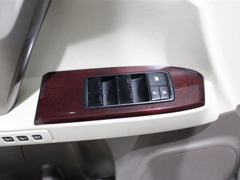 Used 2015 Lexus GX 460 w/ Premium Package AWD/4WD image 26