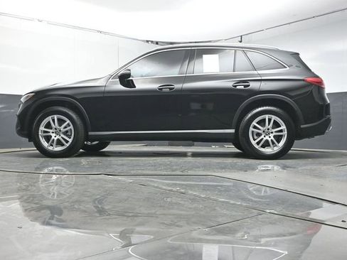 Used 2025 Mercedes-Benz GLC 300 image 35