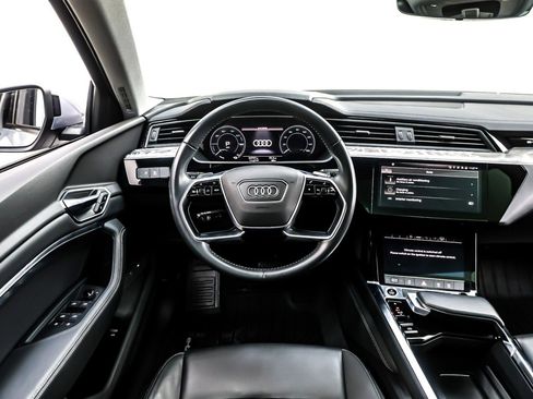 Used 2021 Audi e-tron Premium w/ Convenience Plus Package image 5