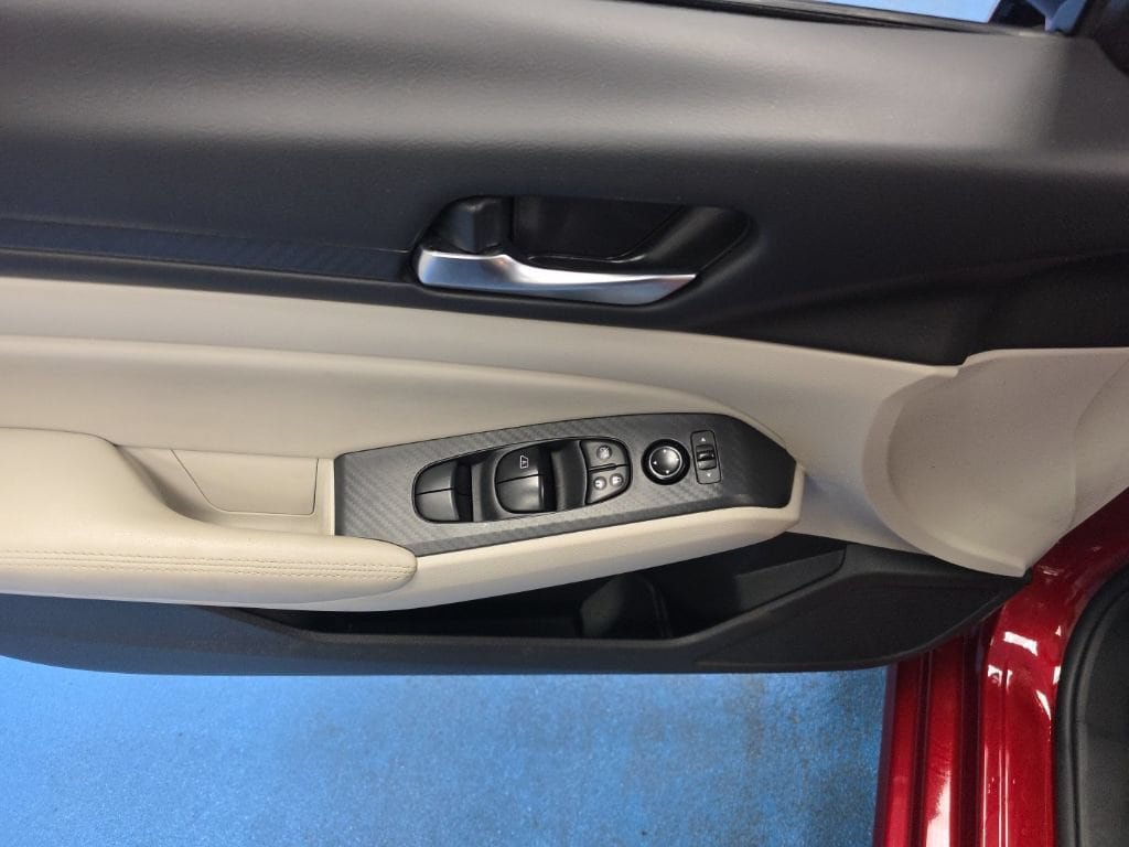 Used 2025 Nissan Altima 2.5 SV FWD image 20