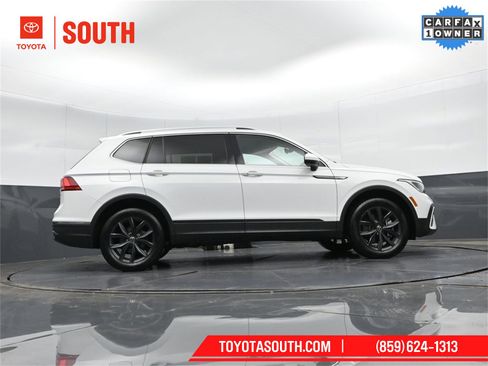 Used 2024 Volkswagen Tiguan SE image 42
